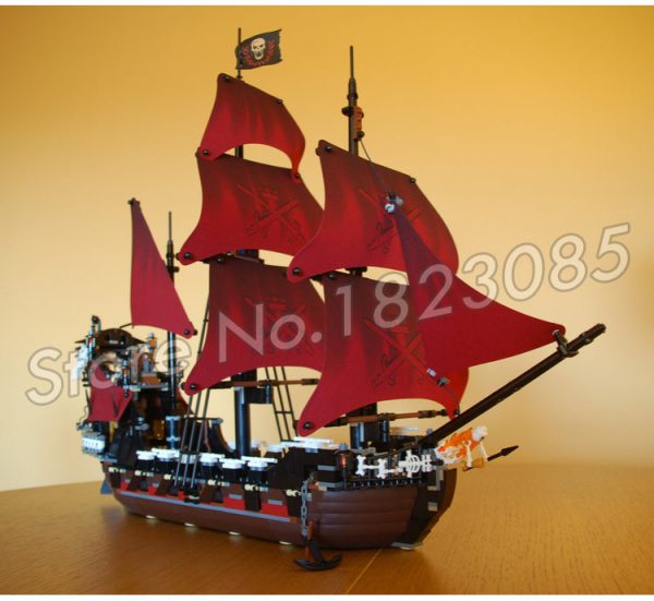 1151pcs Battle Ship Pirates of the Caribbean Queen Anne s Revenge 16009 Model Building Blocks Boys Bricks Compatible With lego Supply